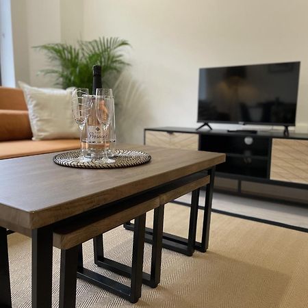 Modern City Centre Apartment Exeter Eksteriør billede