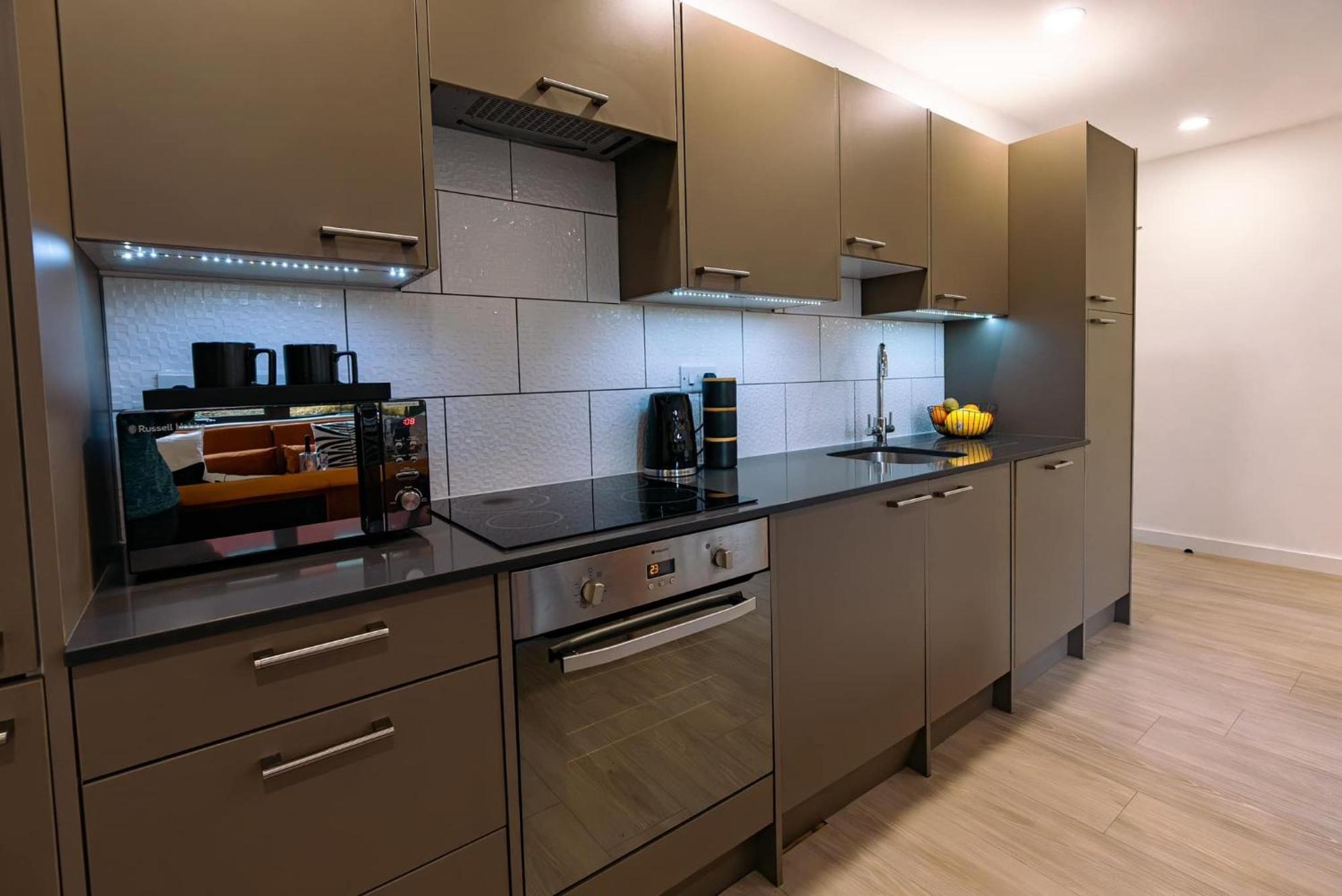 Modern City Centre Apartment Exeter Eksteriør billede