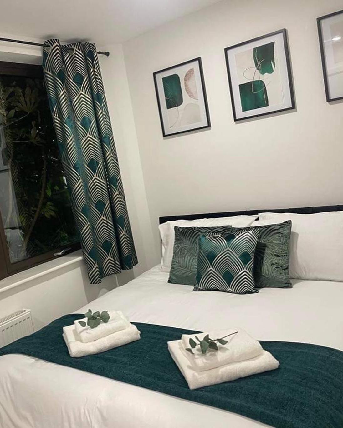 Modern City Centre Apartment Exeter Eksteriør billede