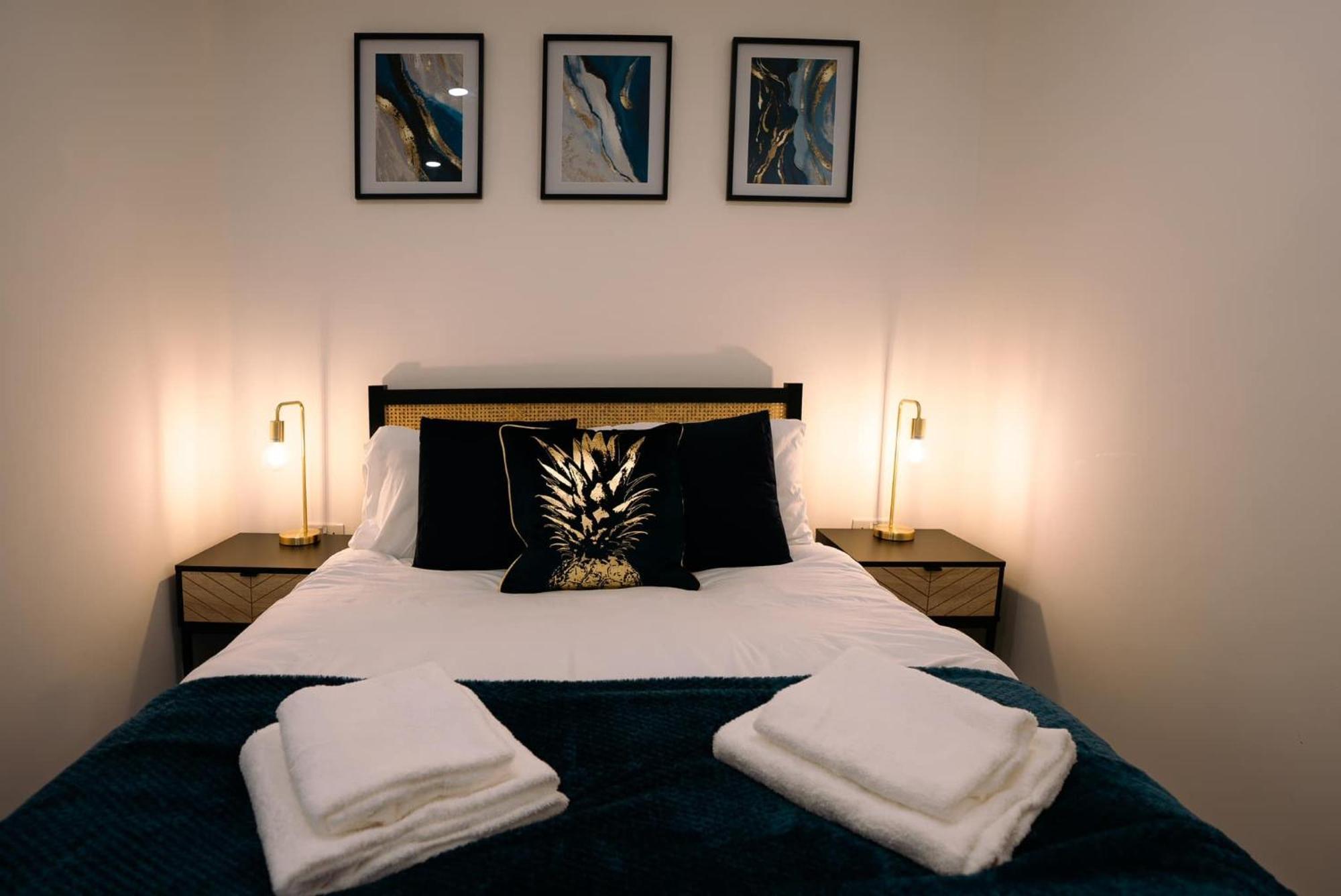 Modern City Centre Apartment Exeter Eksteriør billede