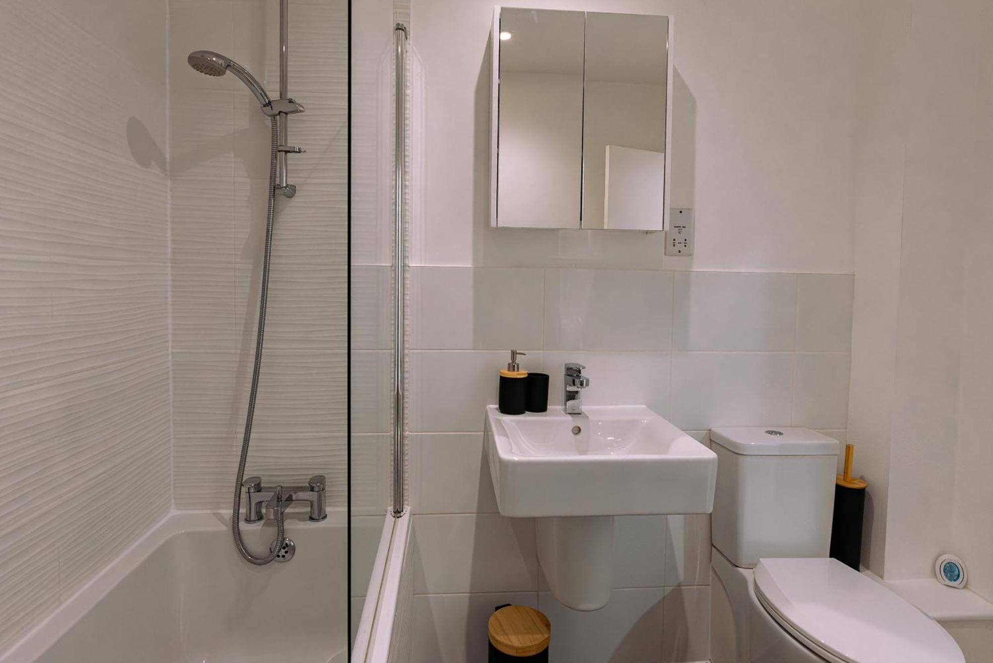Modern City Centre Apartment Exeter Eksteriør billede
