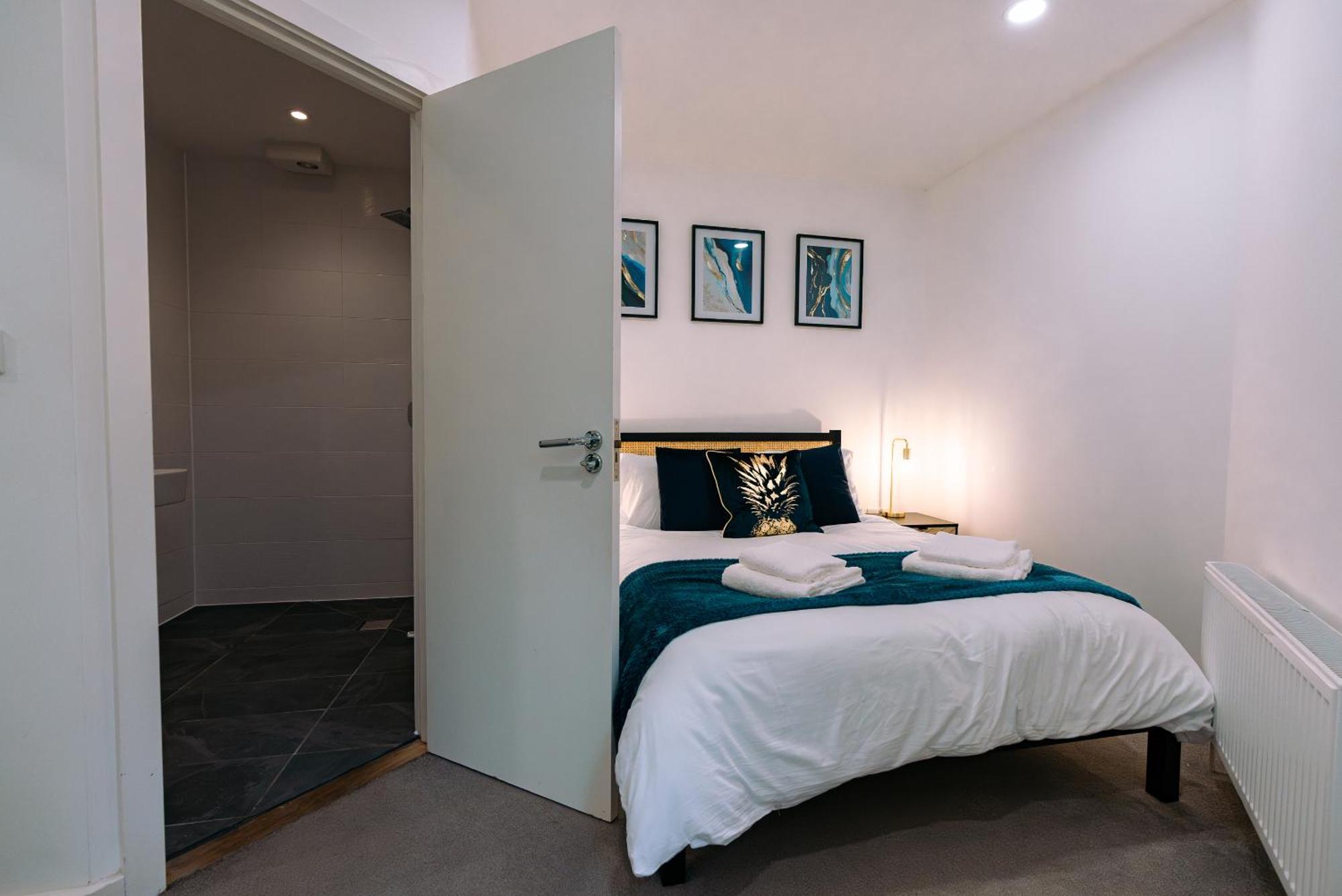 Modern City Centre Apartment Exeter Eksteriør billede