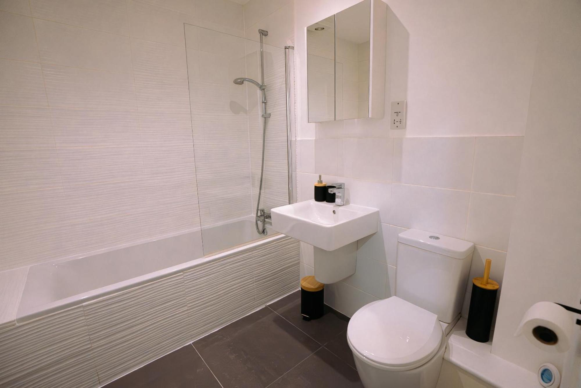 Modern City Centre Apartment Exeter Eksteriør billede