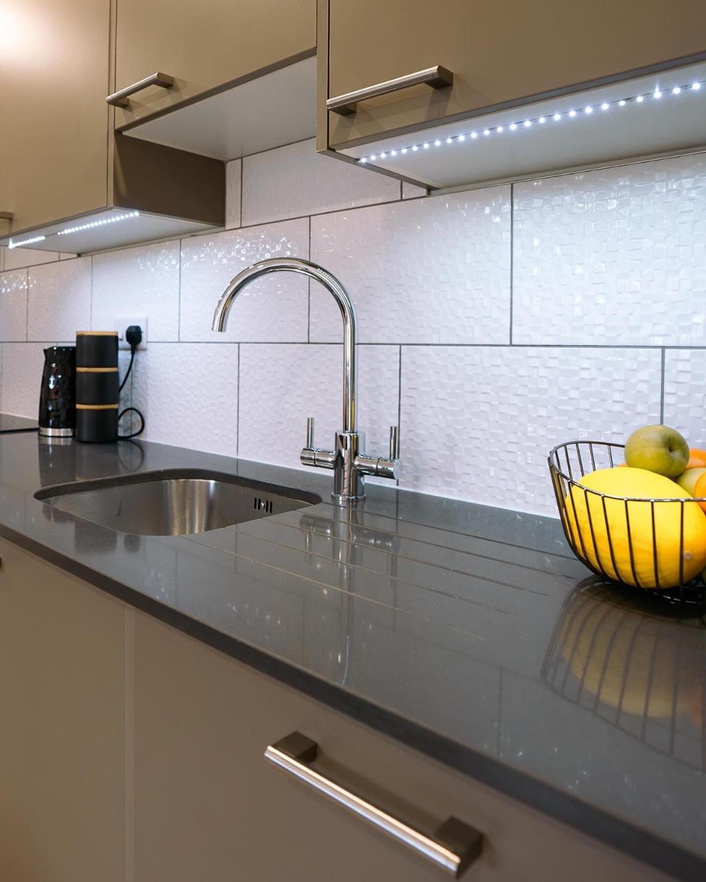Modern City Centre Apartment Exeter Eksteriør billede