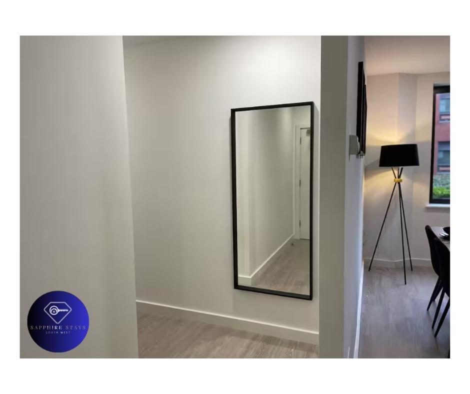 Modern City Centre Apartment Exeter Eksteriør billede
