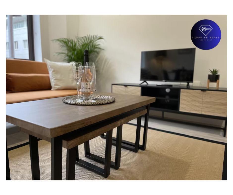 Modern City Centre Apartment Exeter Eksteriør billede